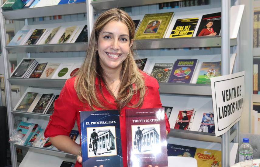“El Procesalista”, novela en dos idiomas