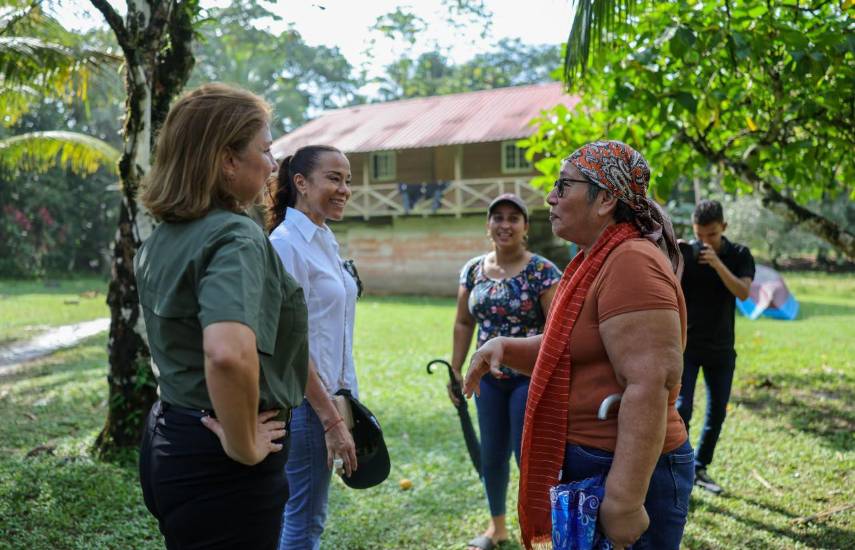 Gobierno entrega kits de construcción para damnificados en Río de Veraguas