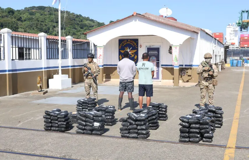 Incautan 922 paquetes de presuntas sustancias ilícitas en las costas panameñas