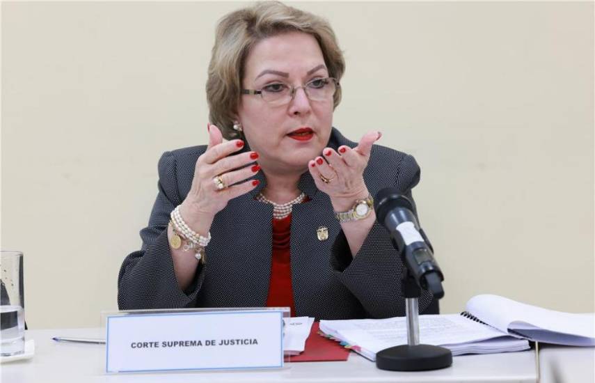 María Eugenia López es reelecta como presidenta de la CSJ