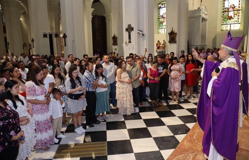 Ulloa llama a vivir una Navidad de reconciliación y compromiso social