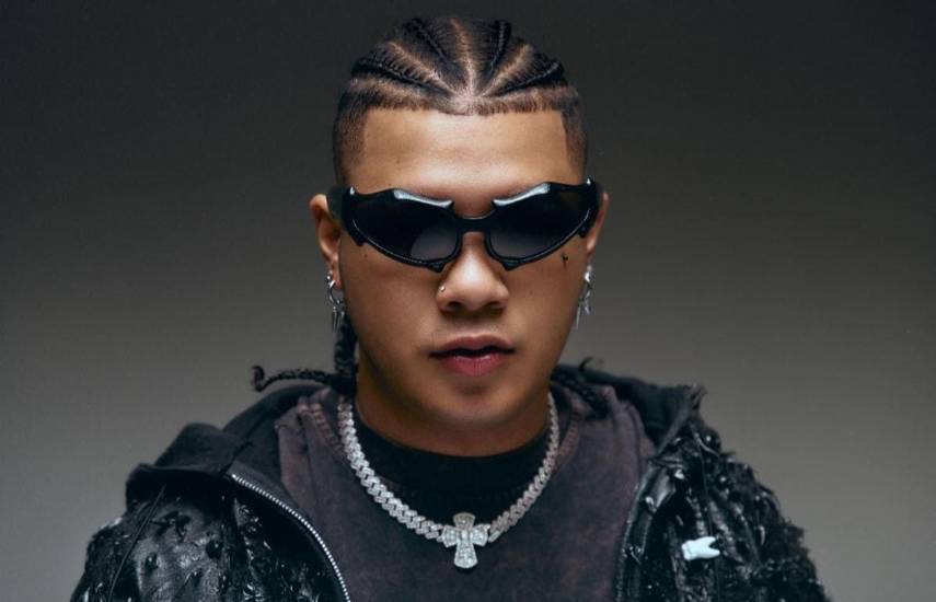 Boza despide un 2025 triunfal y se afianza como referente de la nueva música latina