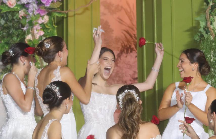 Ana Paula Maduro de Roux es la reina del Festival de Debutantes 2026