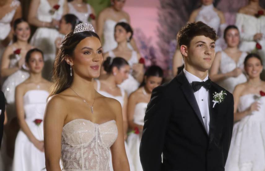 Ana Paula Maduro de Roux es la reina del Festival de Debutantes 2026