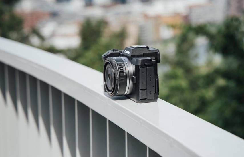 Canon presenta la nueva ‘full frame’ compacta EOS R8 Mark II, diseñada para usar con una sola mano