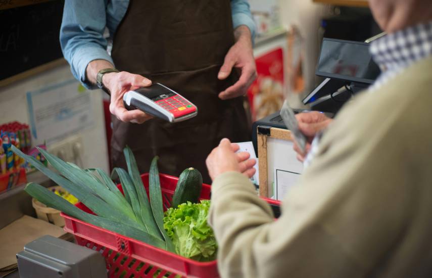 Reportan incremento leve en algunos productos de la canasta básica familiar