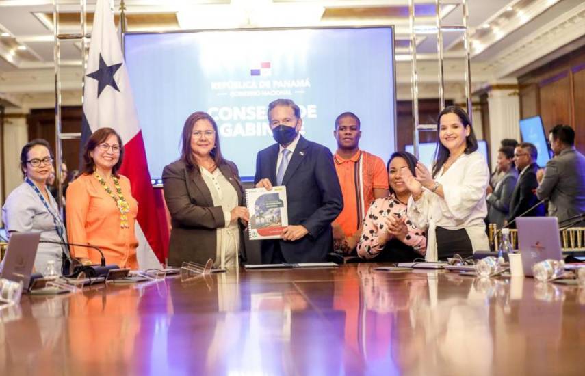 Presidente Cortizo firma decreto que aprueba el Plan Nacional de Accesibilidad Universal de Panamá