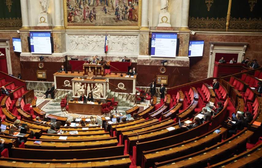 La UE se plantea prohibir el acceso de los menores a las redes sociales