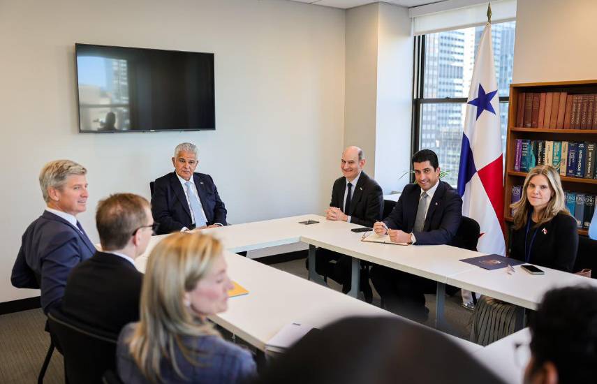 Cinco de los bancos más grandes del mundo solicitaron reunión con Panamá en Nueva York