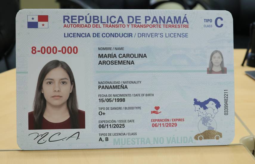 Presentan el nuevo diseño de la licencia física de conducir