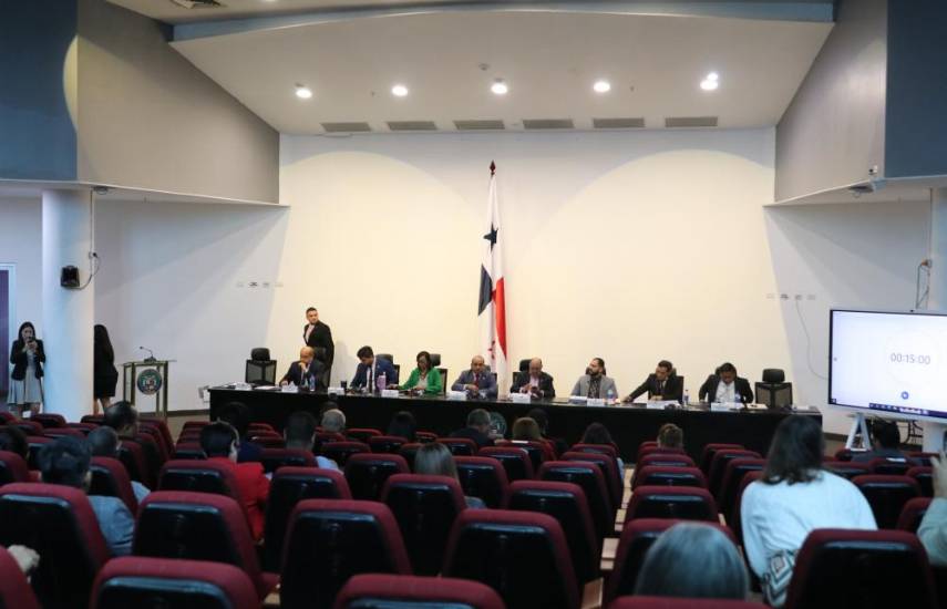 Consultas sobre reformas entran en su quinto día