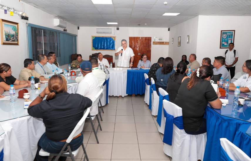 Ministro Orillac se reúne con Junta Técnica en Darién y aborda proyectos de agua