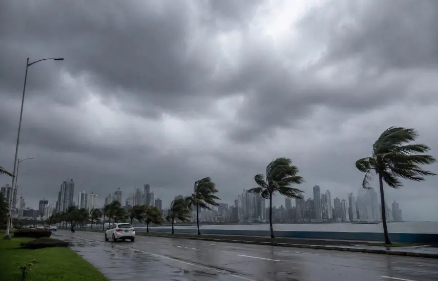 Panamá tendrá lluvias aisladas, calor de hasta 32 °C y advertencia marítima en el Caribe este domingo