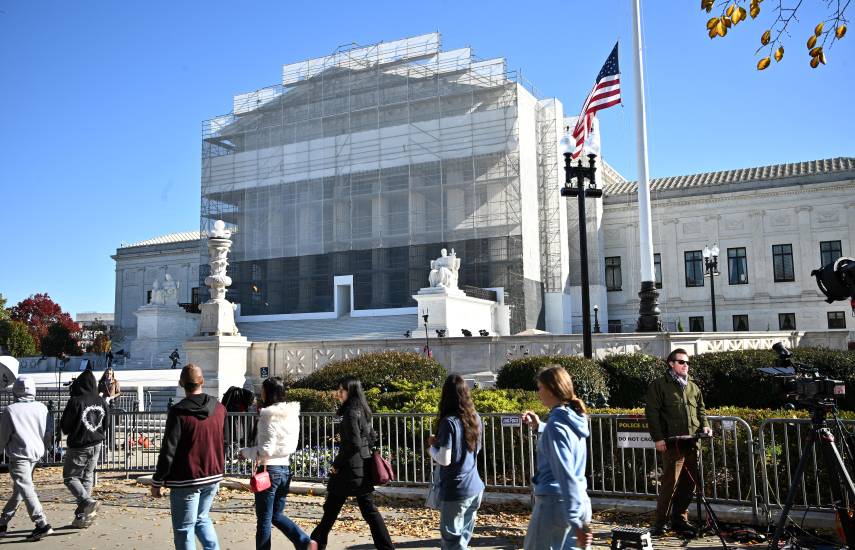 Corte Suprema comienza a debatir los aranceles de Trump