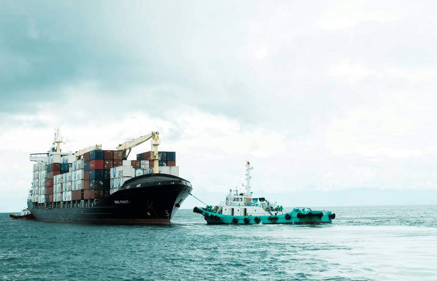 Guerra en Oriente Medio elevaría precios del combustible y alimentos