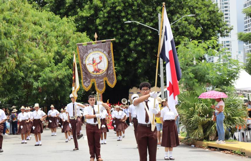 Suspenden desfiles patrios, festivales y actos solemnes