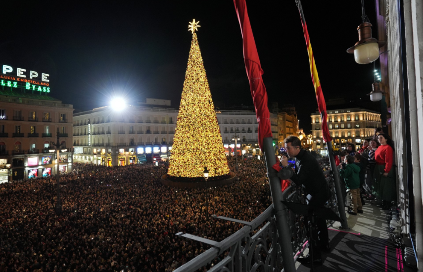 David Bisbal en lleno absoluto en la Puerta del Sol de Madrid