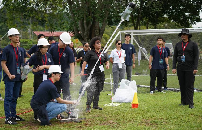 Cinco estudiantes irán a la Olimpiada de Astronomía