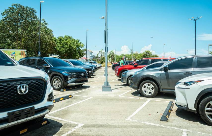 Alcaldía inaugura sistema de estacionamientos “Puerta Sur” frente a El Chorrillo