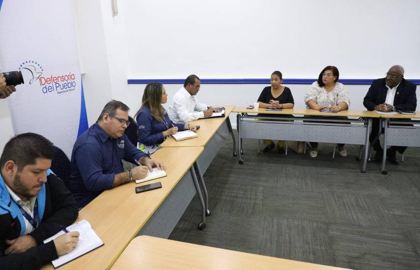 Defensoría abre queja por suspensión de pagos a la FENASEP