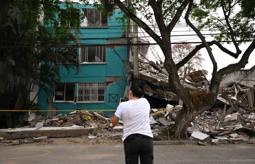 Colombia sigue removiendo escombros de devastador terremoto ya con escasas esperanzas de rescates