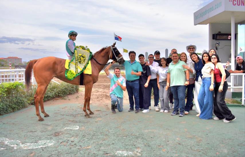 Sol Premier dominó el Premio Policía Nacional