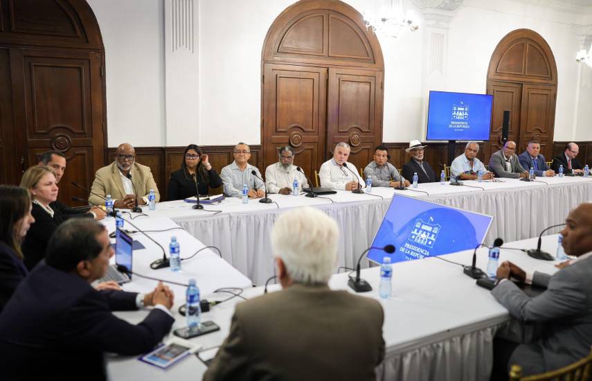 Gobierno y transportistas acordaron no subir las tarifas