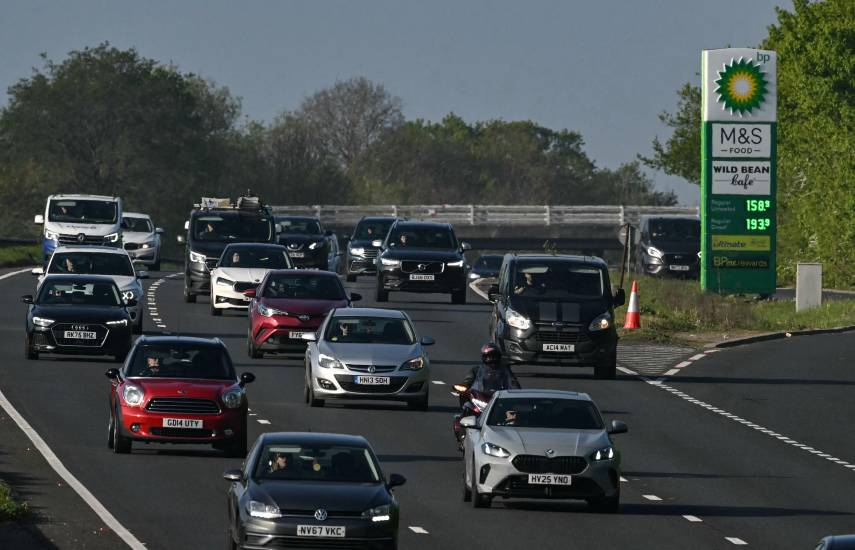 La inflación en Reino Unido acelera al 3,3% en marzo por aumento de los combustibles