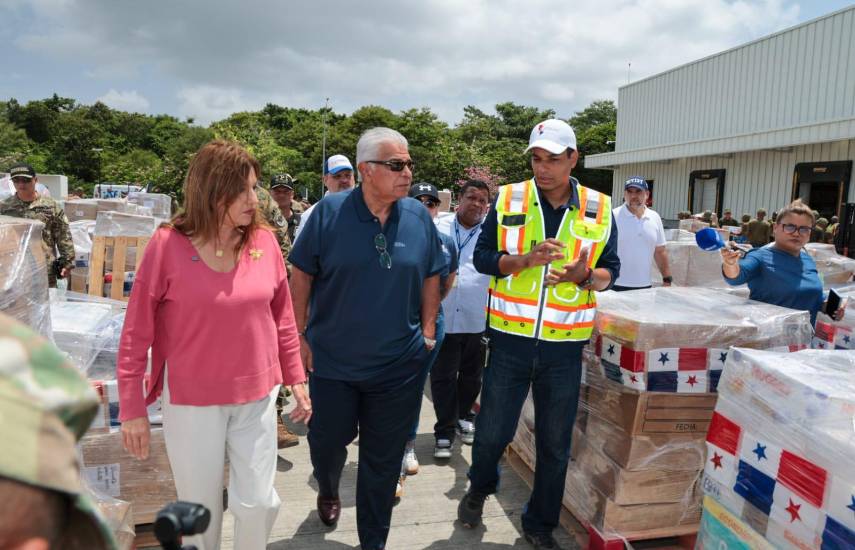 Incendio en San Felipe deja 22 familias sin hogar; Gobierno habilita albergue temporal
