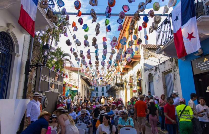 “Calle de los Sombreros” une tradición y cultura en el Casco Antiguo