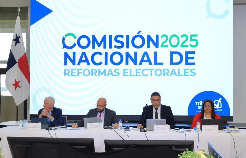 ML | Comisión de Reformas Electorales en sesión.