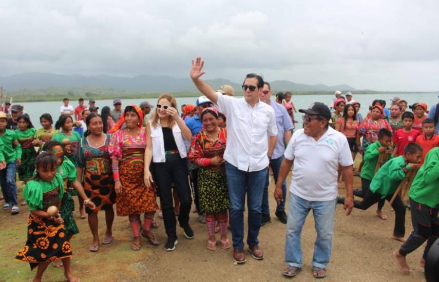 Los pueblos originarios merecen mayores oportunidades, afirma Martín Torrijos en Guna Yala