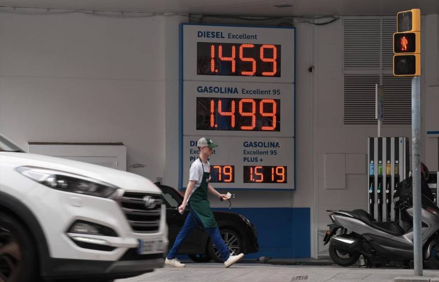 Europa Press| Cartel de precios en una gasolinera, a 4 de marzo de 2026.