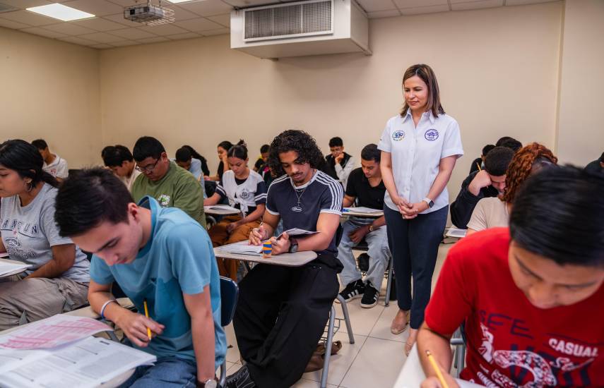 La UTP aplica la primera prueba de admisión del año con cifras récord de participantes