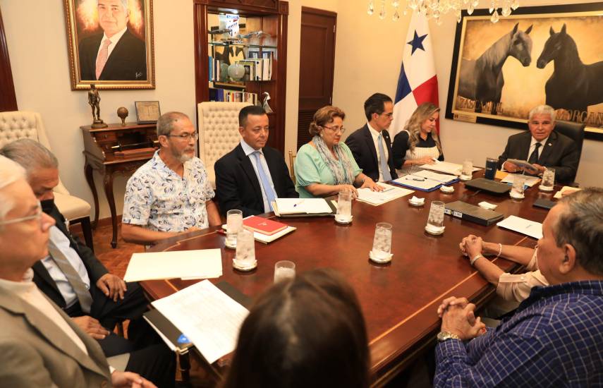 Jubilados confían en la palabra de Mulino
