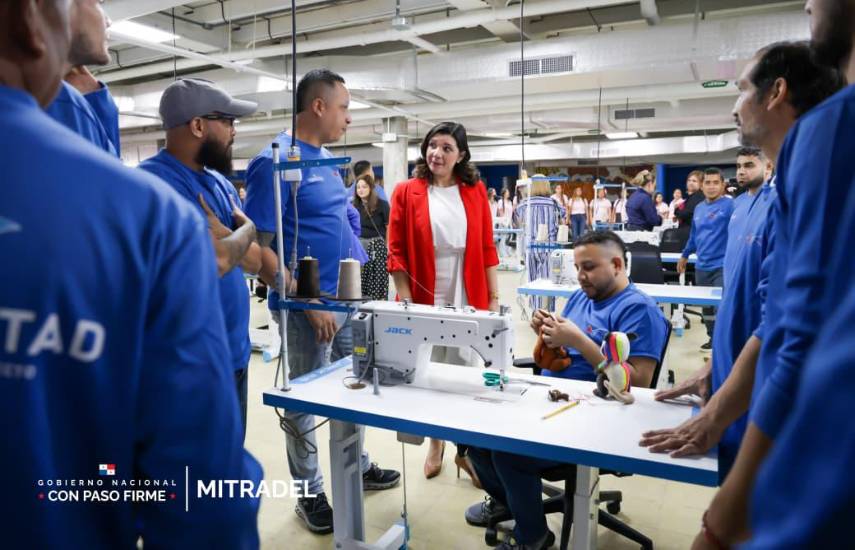 Inauguran el primer taller industrial para resocializar a privados de libertad