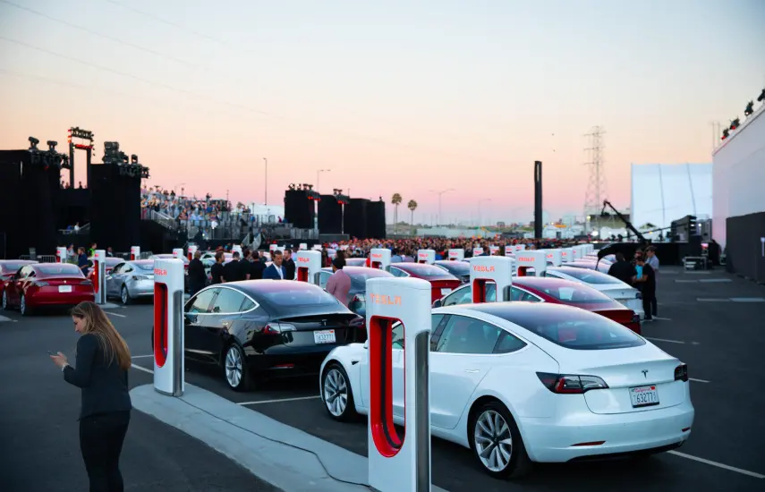 Tesla entrega menos autos de lo esperado en el primer trimestre de 2026