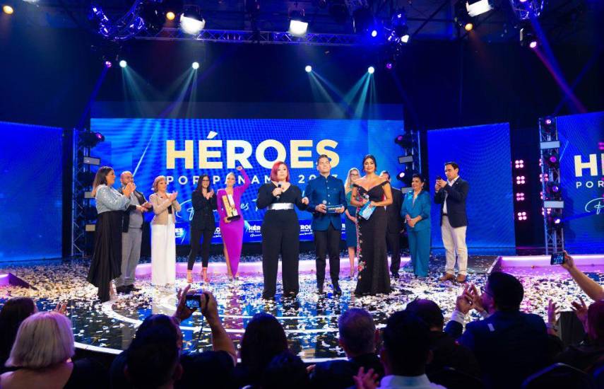 15 años de héroes, una edición para la juventud