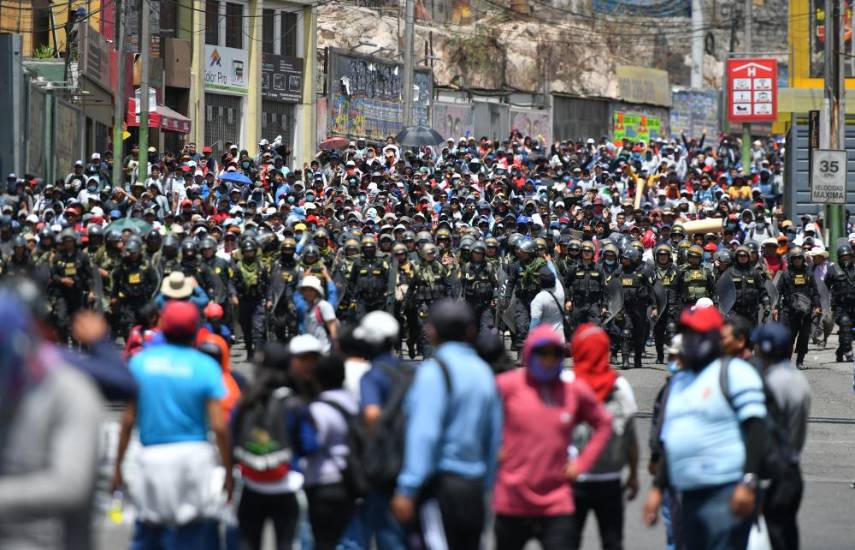 Perú declara estado de emergencia nacional