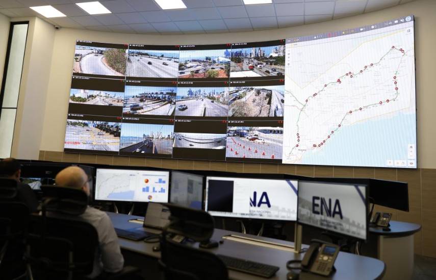 Activan centro de monitoreo con nuevas cámaras en los corredores