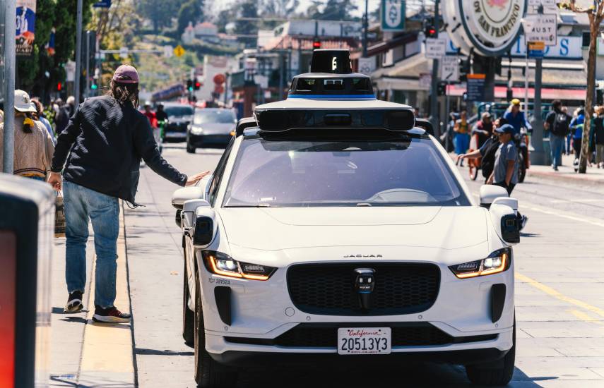 Europa comienza, con retraso, pruebas de robotaxis