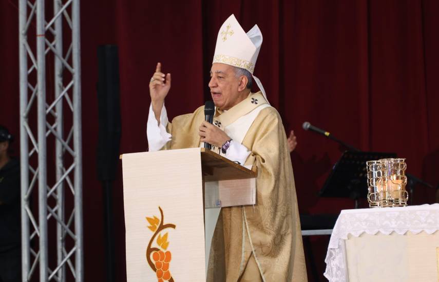 Monseñor Ulloa llama a los jóvenes a asumir su papel transformador durante el Jubileo Arquidiocesano