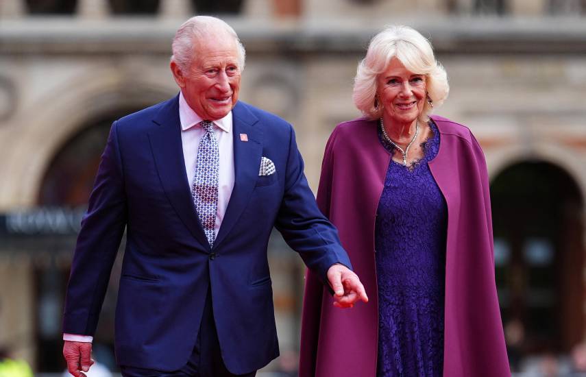 La reina Camila admitió que le costó mantener en secreto el cáncer de Carlos III