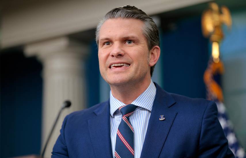 Secretario de Defensa de EE.UU. visitará Panamá en abril, según el ministro Ábrego