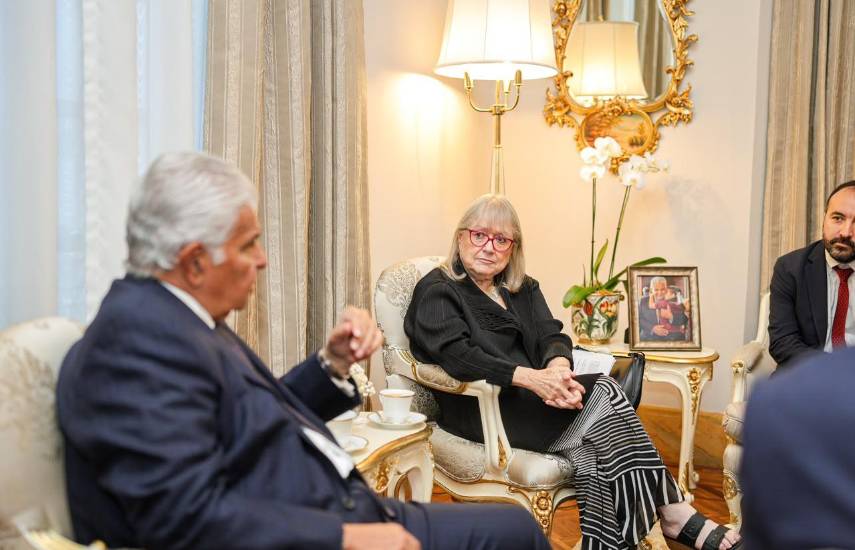 ML | Durante la reunión en Presidencia.