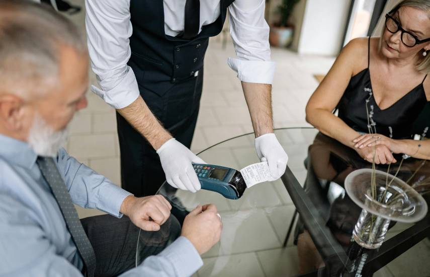 Acodeco: incumplen con el descuento a jubilados