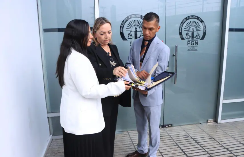 ML | Personal del departamento de legal del Meduca.