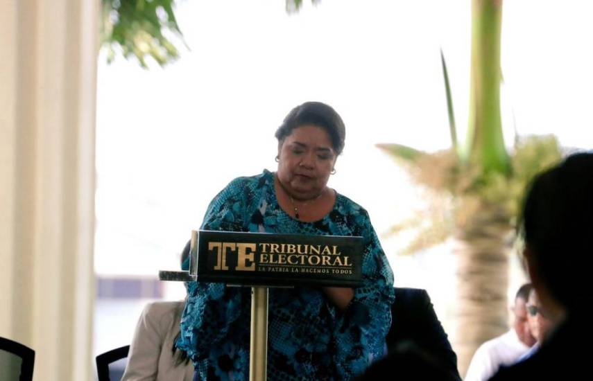 Debate agropecuario enfrenta a Gordón con productores