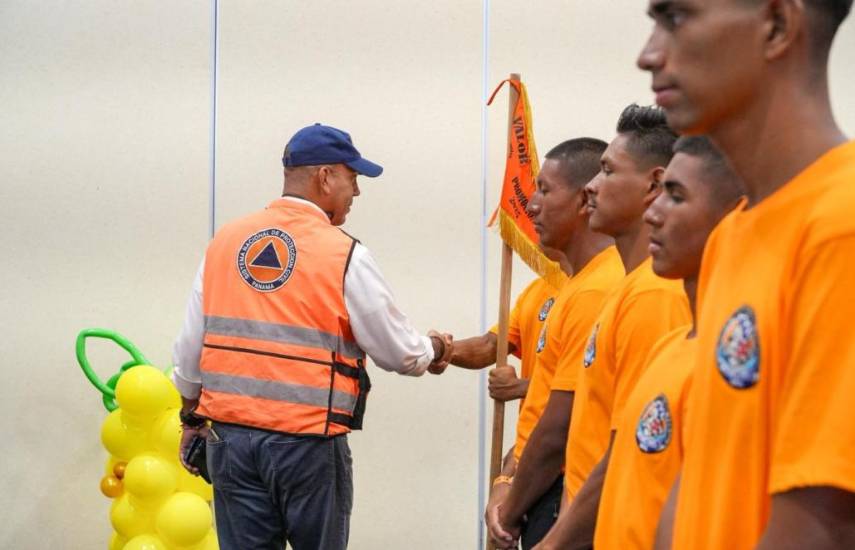 Sinaproc capacita a 15 nuevos salvavidas