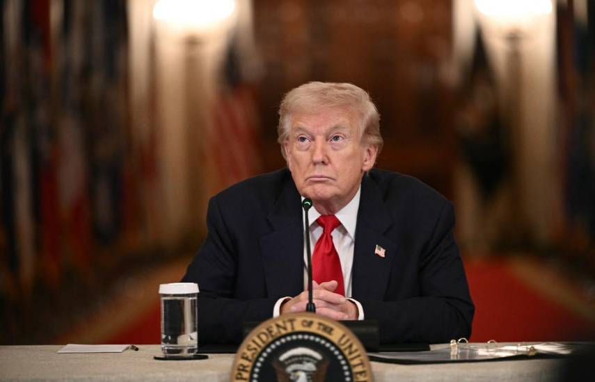 Trump amenaza con golpear muy fuertemente a Irán, que rechaza rendirse